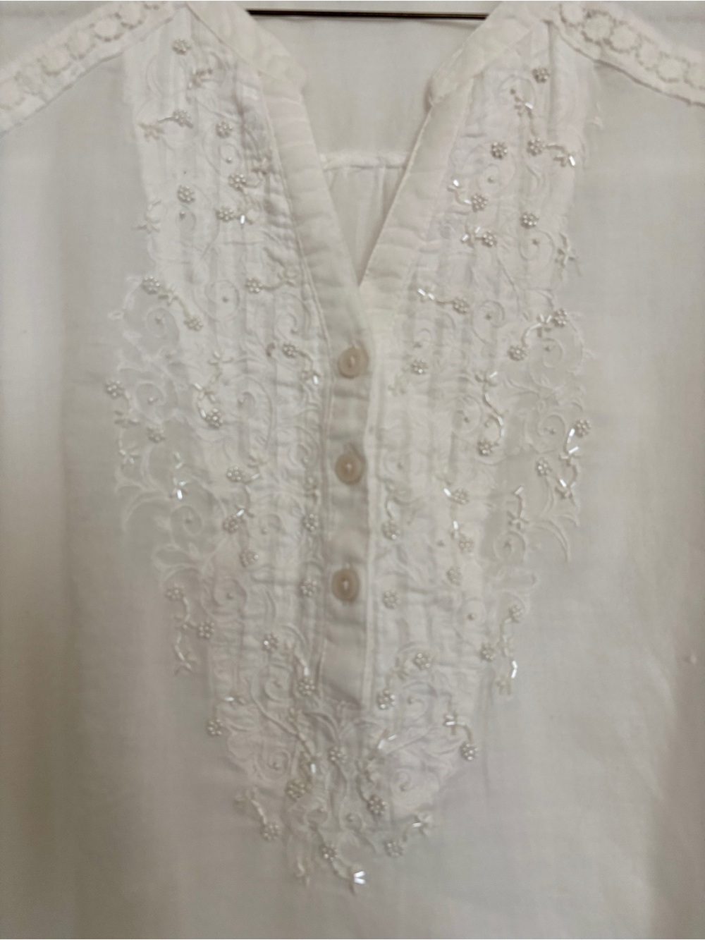 JM Collection White Embroidered beaded EUC V-Neck Tunic Top - S